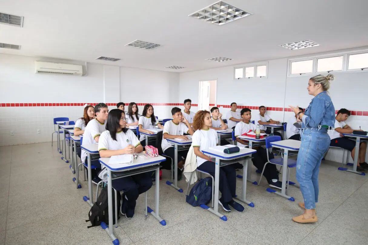 Sala de aula de escola estadual