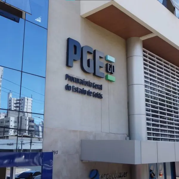 Fachada do prédio da PGE