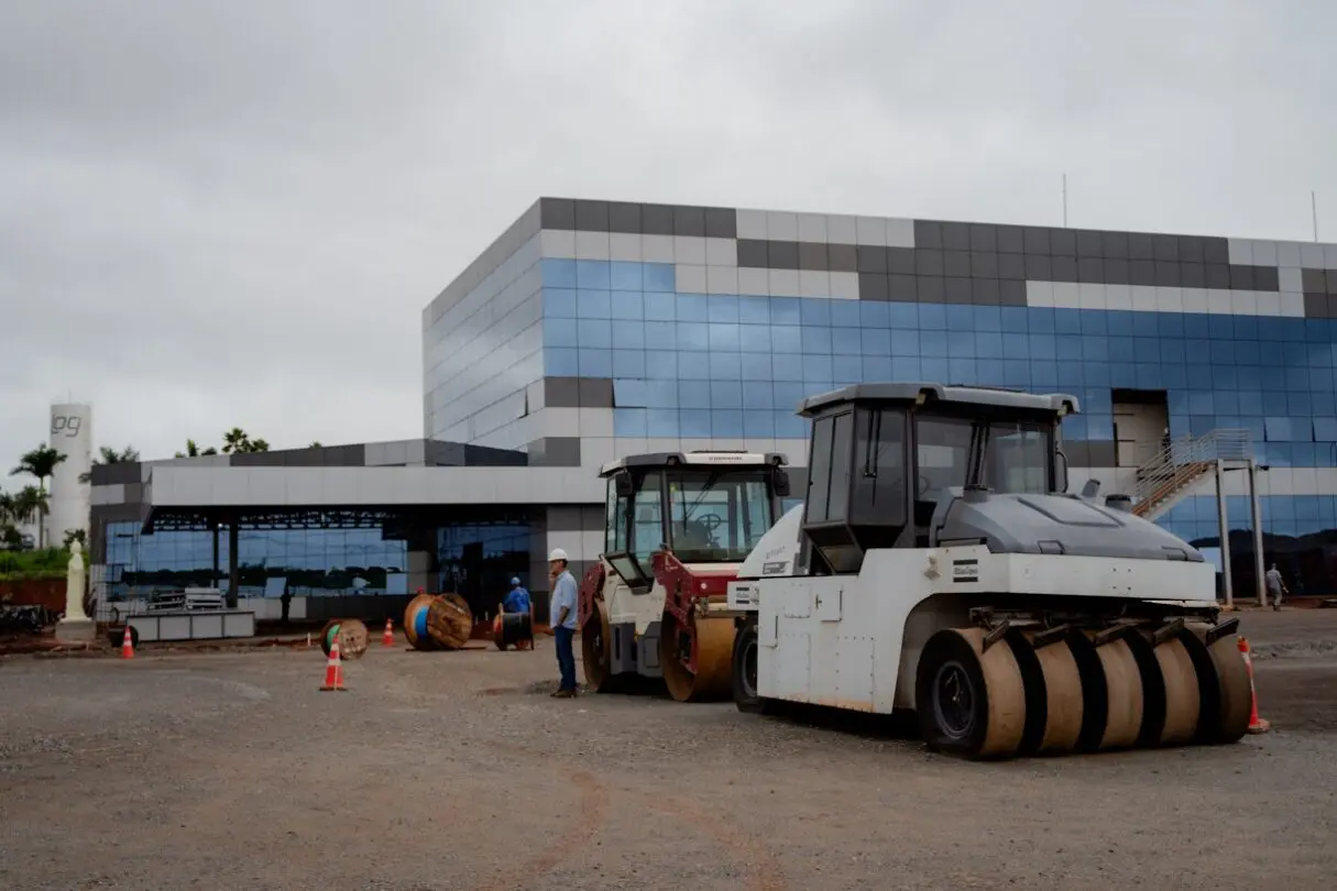 oBRAS NA FACHADA DO HOSPITAL cORA