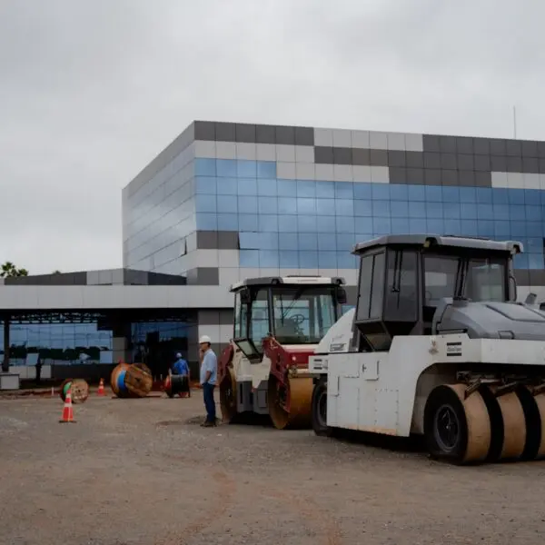 oBRAS NA FACHADA DO HOSPITAL cORA