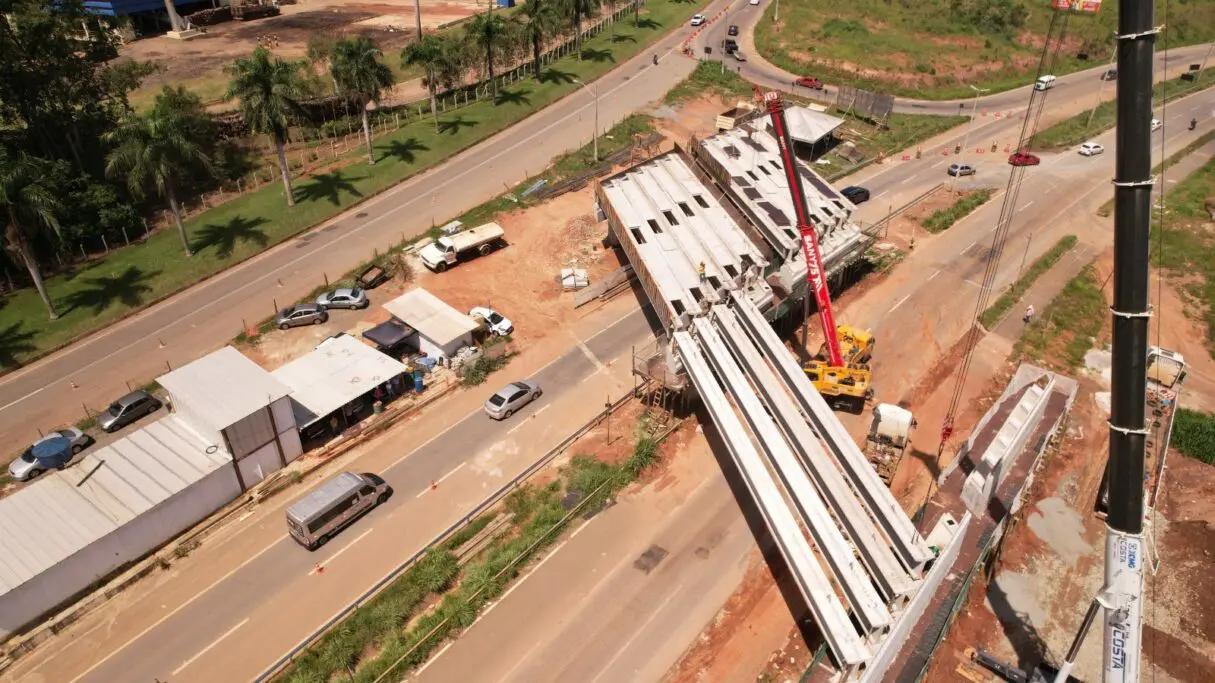 Obra do viaduto na GO-020