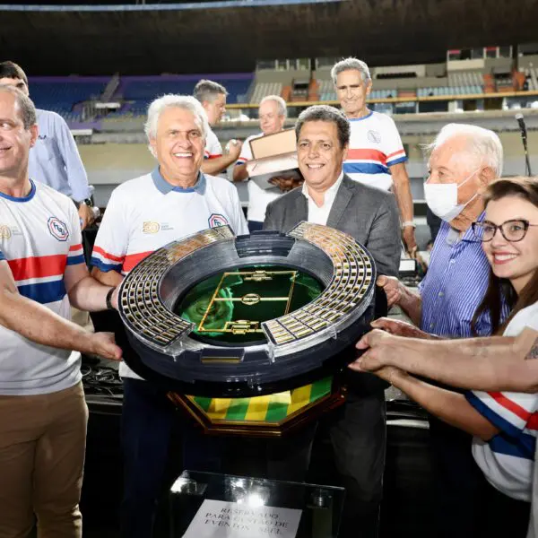 Caiado celebra 50 anos do Serra Dourada e destaca importância histórica do estádio