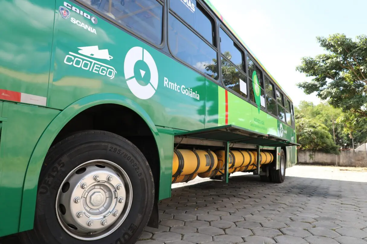 Ônibus movido a biometano começa a rodar nesta quinta-feira no BRT Leste-Oeste