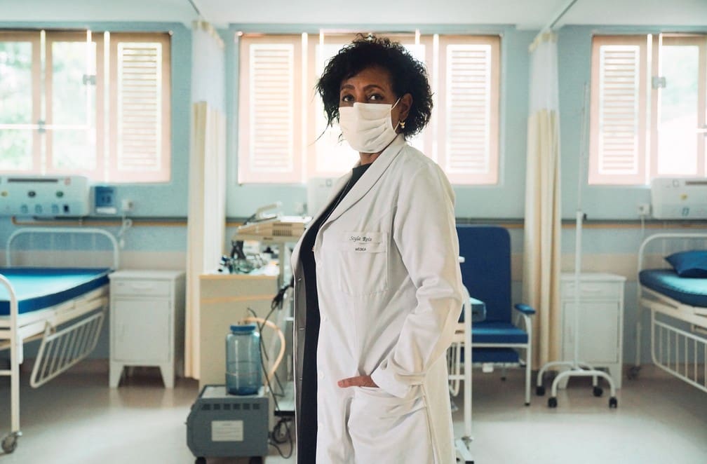 MEDICA NEGRA PANDEMIA