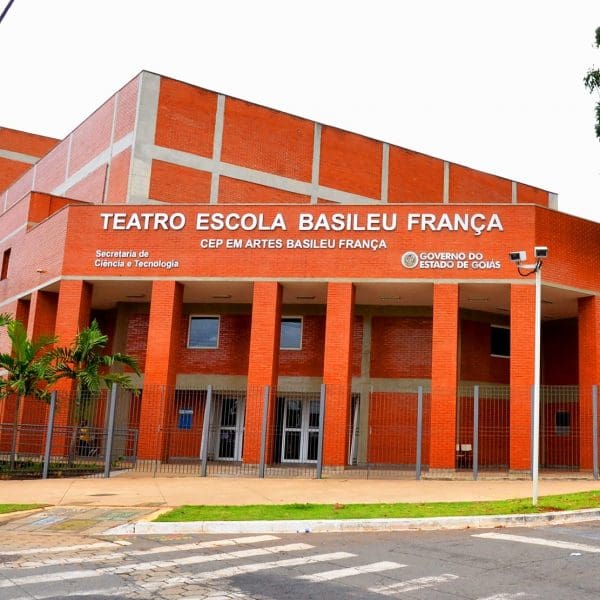 Basileu França