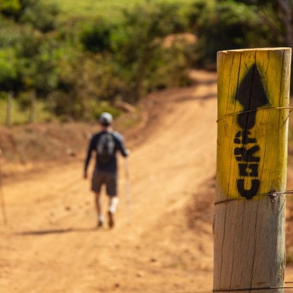 turistas no caminho de cora