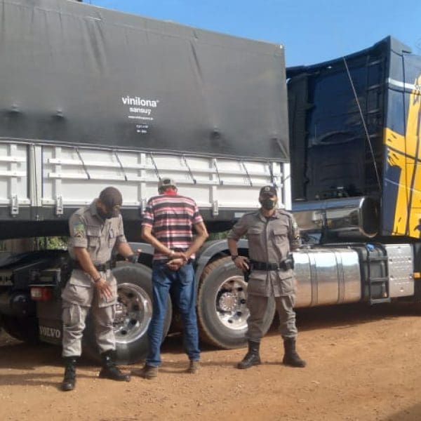 CARGA DE MILHO APREENDIDA