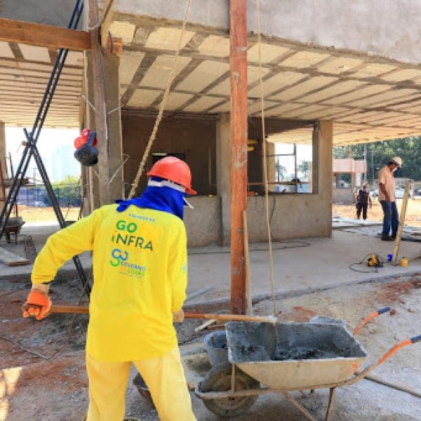 Goinfra realiza obras na Praça de Esportes