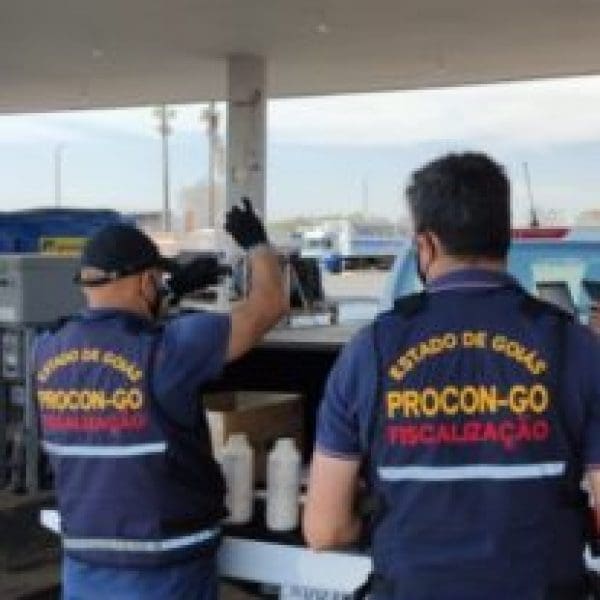 fiscais do procon em posto