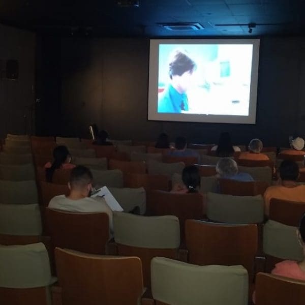 exibição de filme no HGG