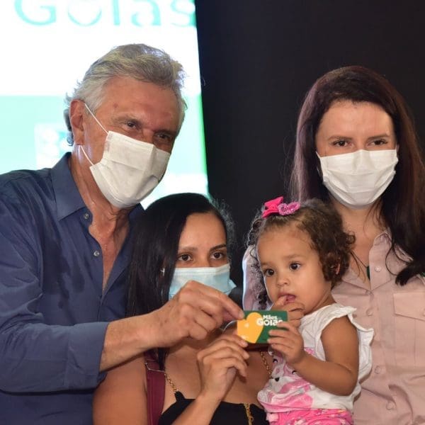 CAIADO NA ENTREDA DOS CARTÕES MÃES DE GOIÁS