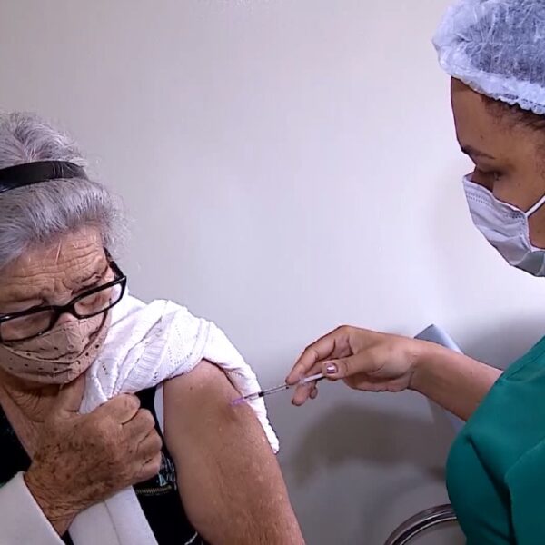 Vacinação contra gripe é antecipada em Goiás