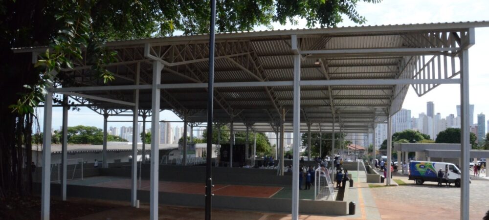 Estrutura coberta da Praça de Esportes do Setor Pedro Ludovico, em Goiânia