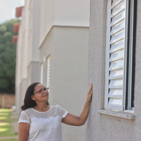 Em Aparecida de Goiânia, Agehab oficializa entrega de 300 apartamentos