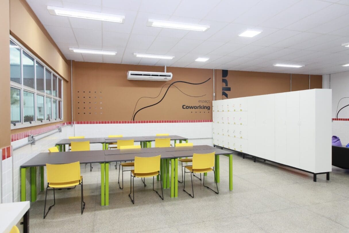 Sala da Escola do Futuro Luiz Rassi