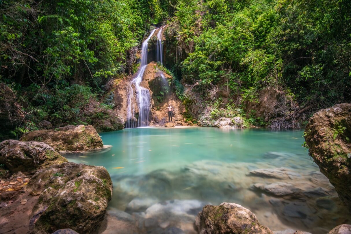 Cachoeira Santa Bárbara, um dos destaques do turismo goiano
