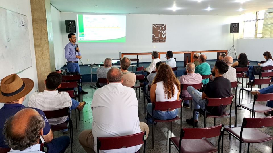 Reunião na Agrodefesa alerta sobre cuidados após retirada da vacina contra aftosa
