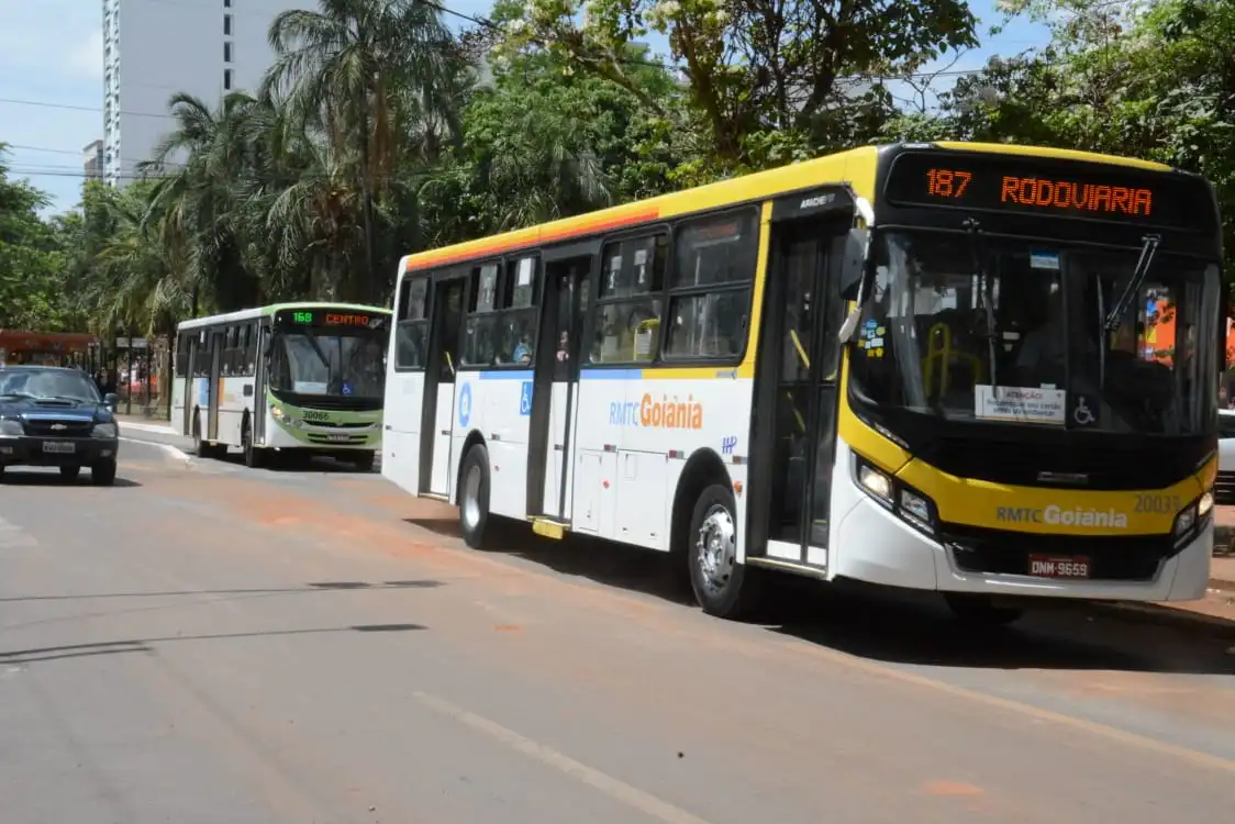 Procon Goiás notifica empresas de ônibus por má prestação à acessibilidade