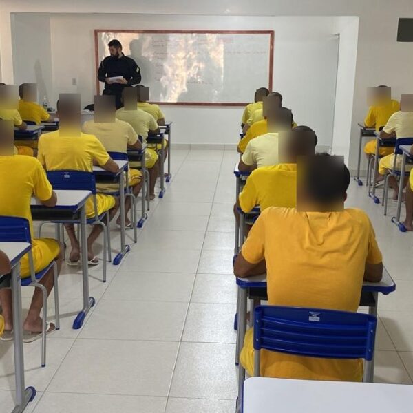 sala de aula com custodiados de presídios goianos_DGAP