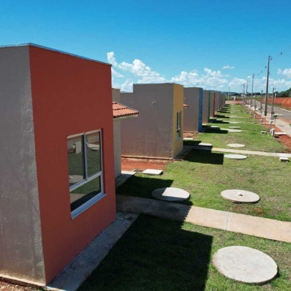 Começa a construção de casas a custo zero em Ouvidor