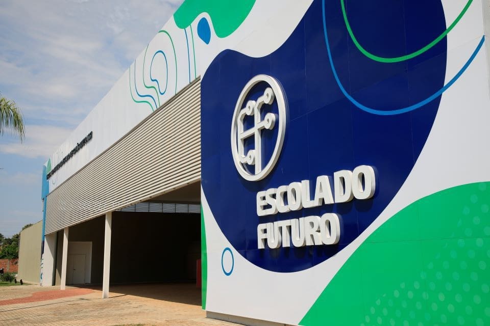 Fachada de uma das Escolas do Futuro de Goiás