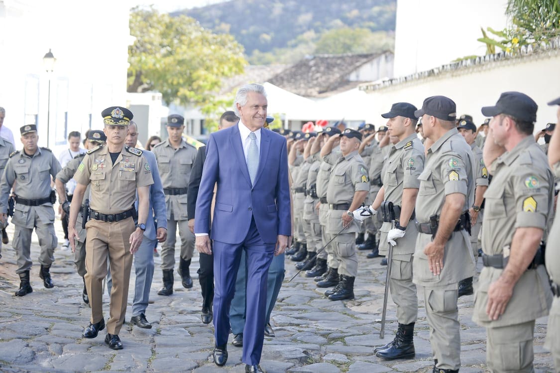 Governador realiza transferência simbólica da capitala para cidade de Goiás