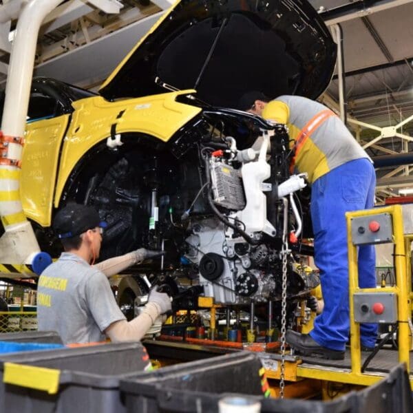 Atividade industrial - economia goiana cresce em maio