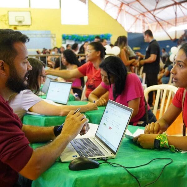 Evento de entrega do cartão do Aluguel Social