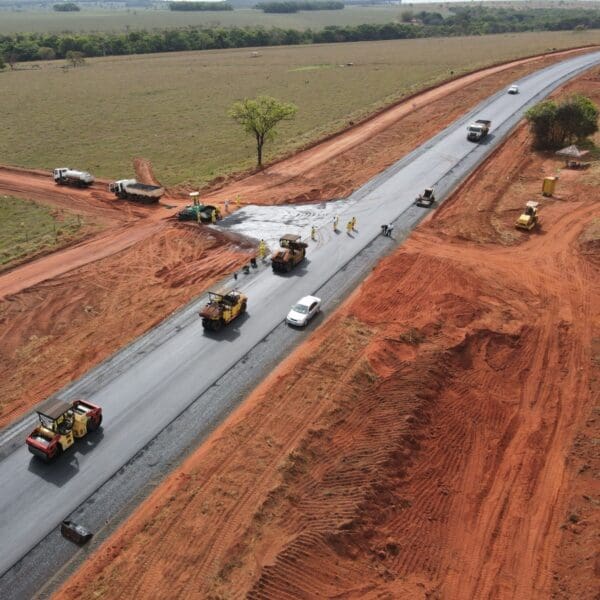 Obras de pavimentação da GO-180, em Jataí, estão avançadas