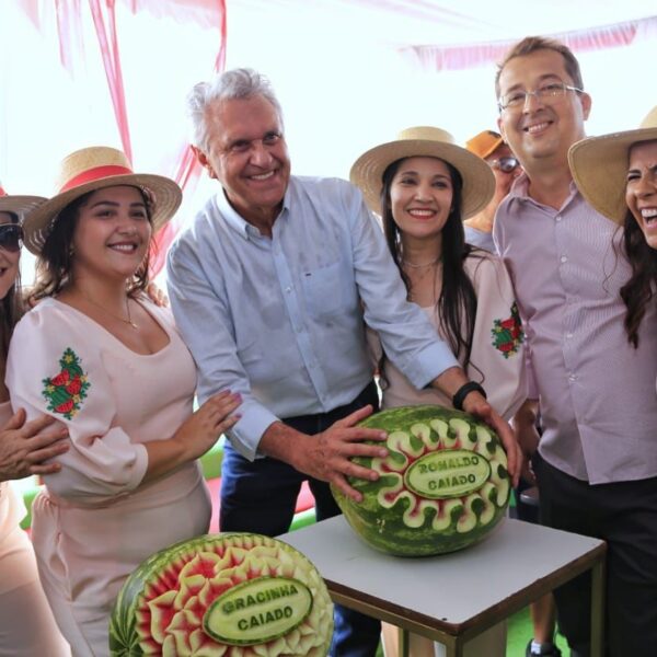 Na Festa da Melancia, Caiado destaca força produtiva de Uruana