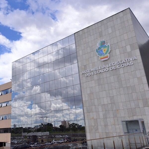 Caiado anuncia isenção de IPVA de motos 150 cilindradas, aeronaves e embarcações