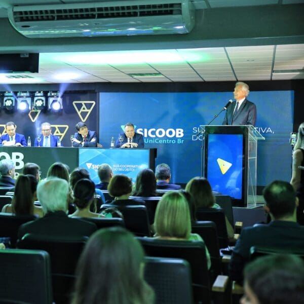 Caiado reforça apoio às cooperativas de crédito do estado