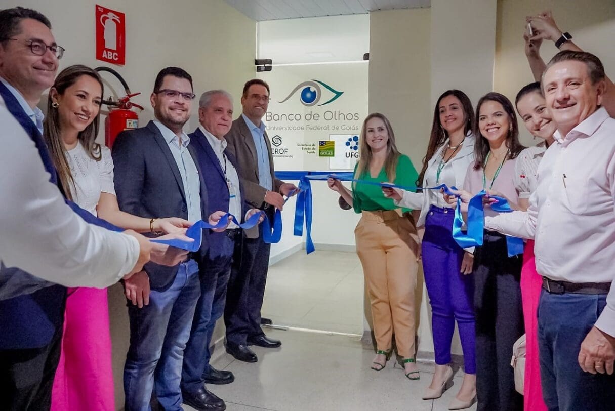 Saúde firma parceria para zerar fila de transplante de córnea em Goiás