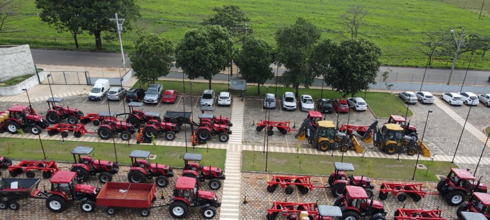 Governo repassa mais máquinas e equipamentos  para municípios goianos