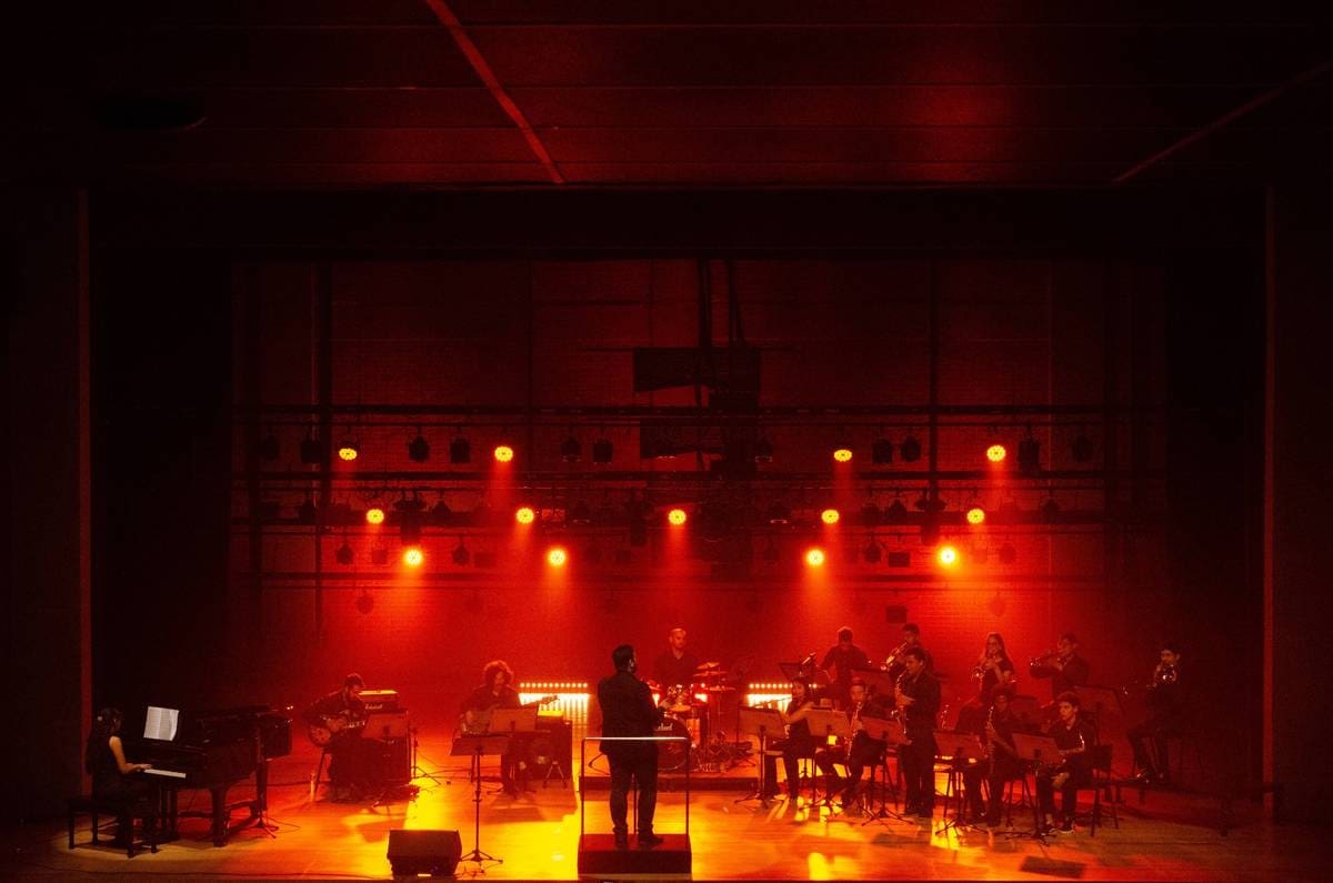 Big Band Basileu França apresenta "Do Jazz ao Pop"