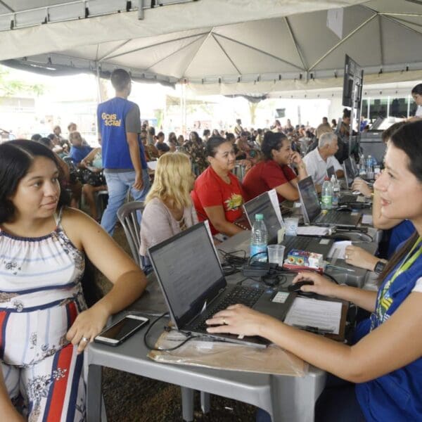 Goiás Social entrega benefícios em Morrinhos, Anicuns e Goiatuba