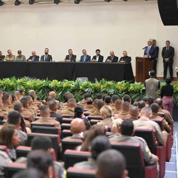 Caiado ressalta fator estratégico da inteligência policial no combate à criminalidade