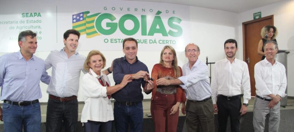 Governo de Goiás entrega 223 equipamentos agrícolas a 57 municípios