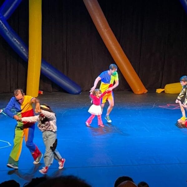 Seminário discute processo criativo e formativo da dança nos palcos das infâncias