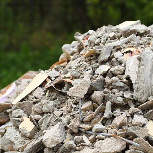 86% dos resíduos da construção civil são descartados de forma irregular em Goiás