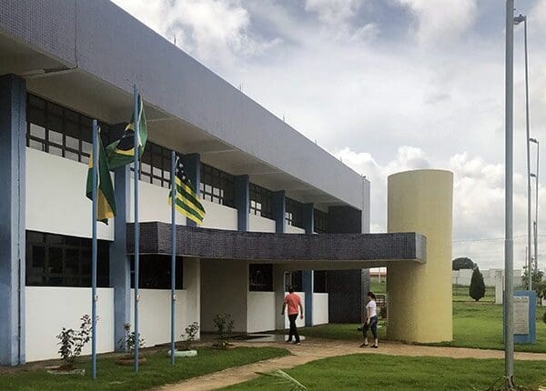 UEG realiza eleições nesta terça e quarta