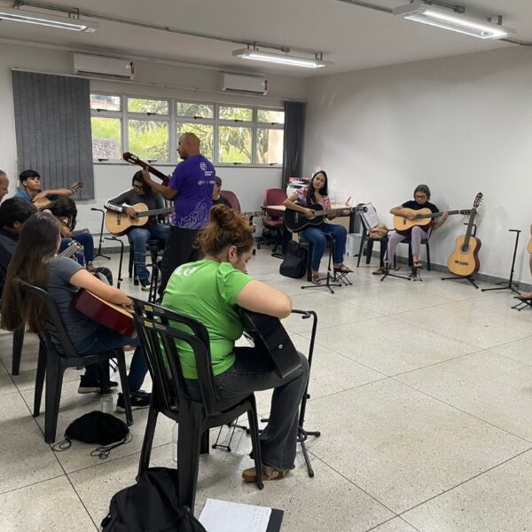 Escola do Futuro inscreve a curso de violão em Caldas Novas e cidade de Goiás