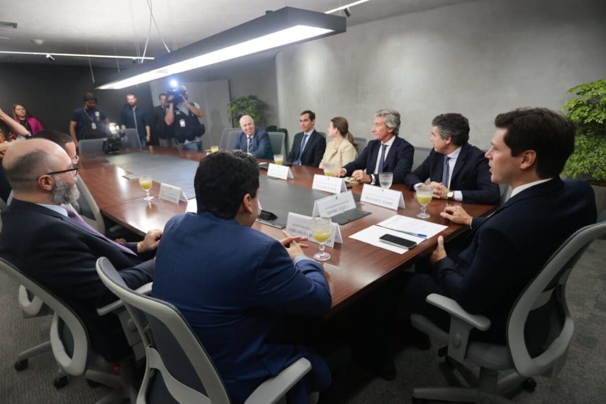 Governador em exercício, Daniel Vilela se reúne com comitiva de representantes de Portugal para apresentar potencialidades de Goiás (Foto: André Costo)