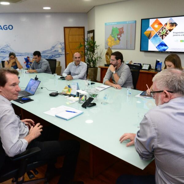 Reunião sobre perído de seca em Goiás