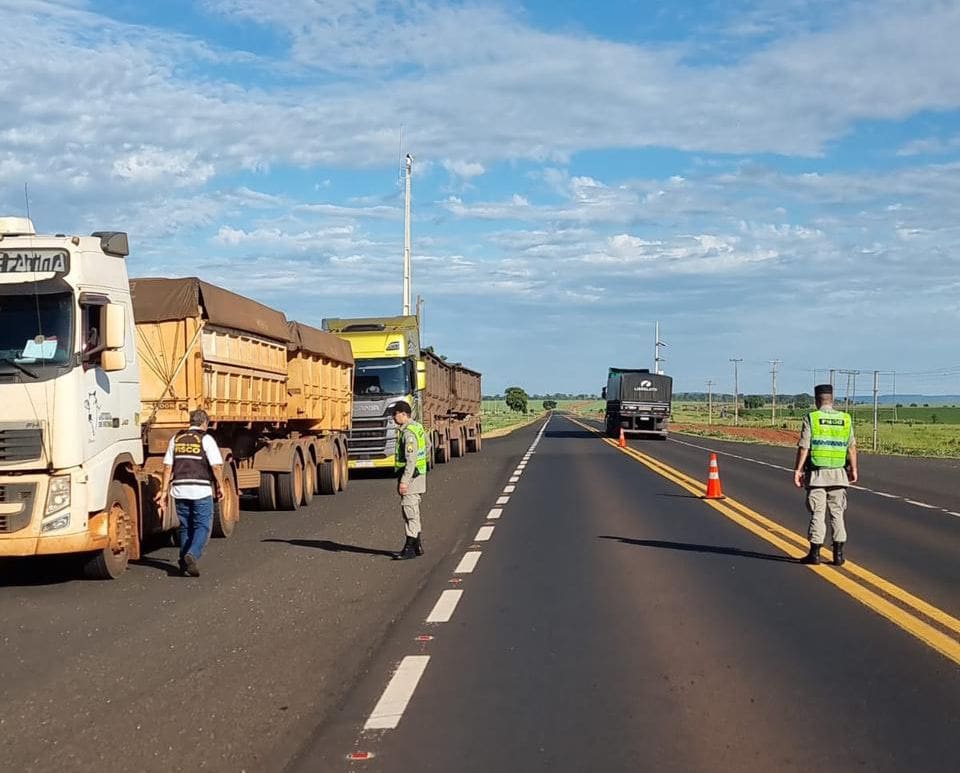Fiscais da Operação Safra 2024 nas estradas de Goiás