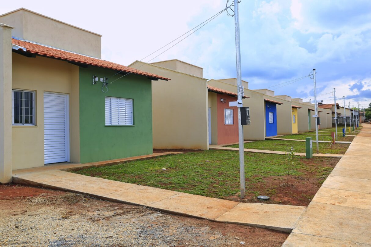Governo assina contratos para 1.782 novas casas a custo zero