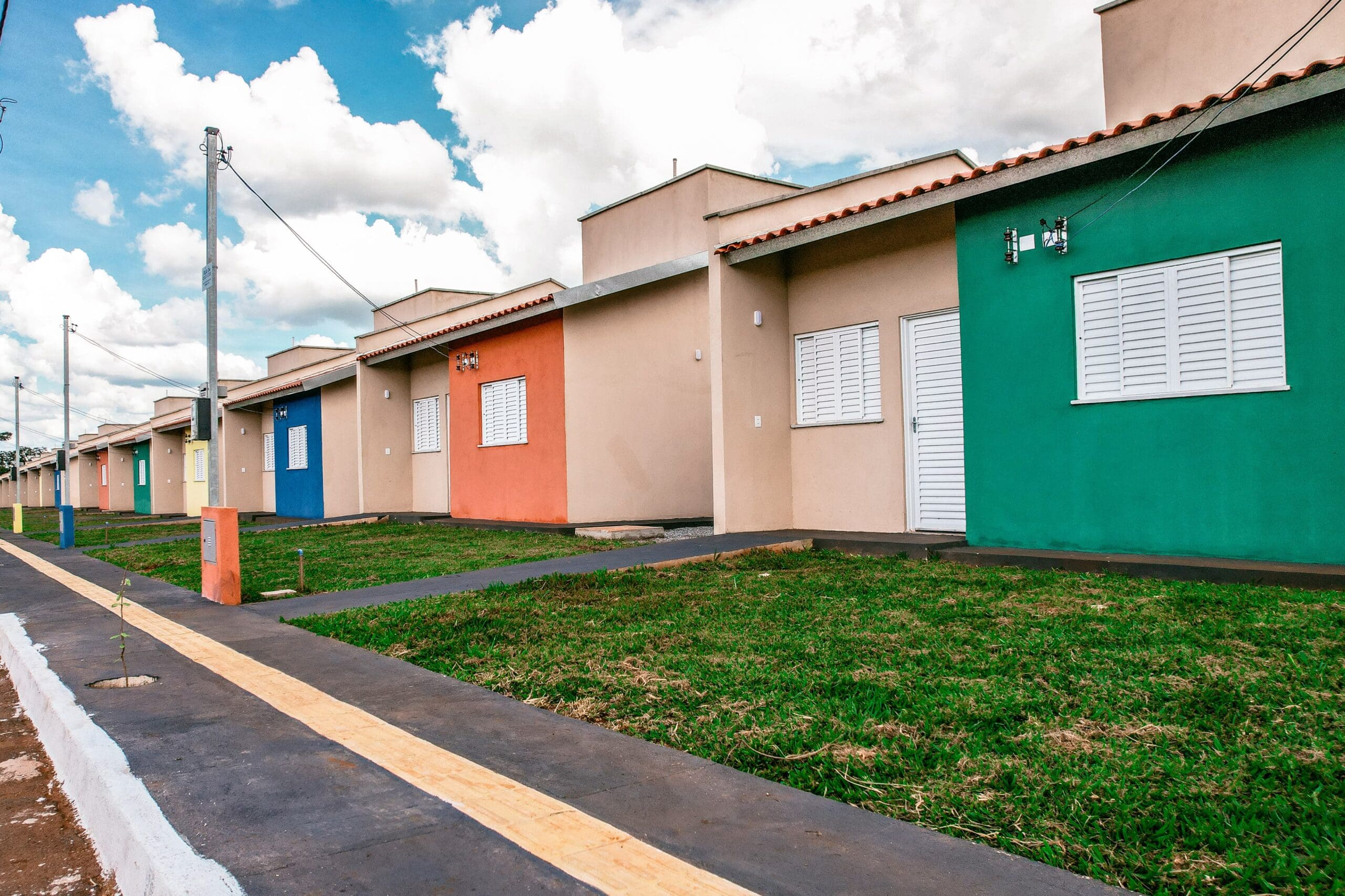 Agehab começa construção de casas a custo zero em 43 novos municípios