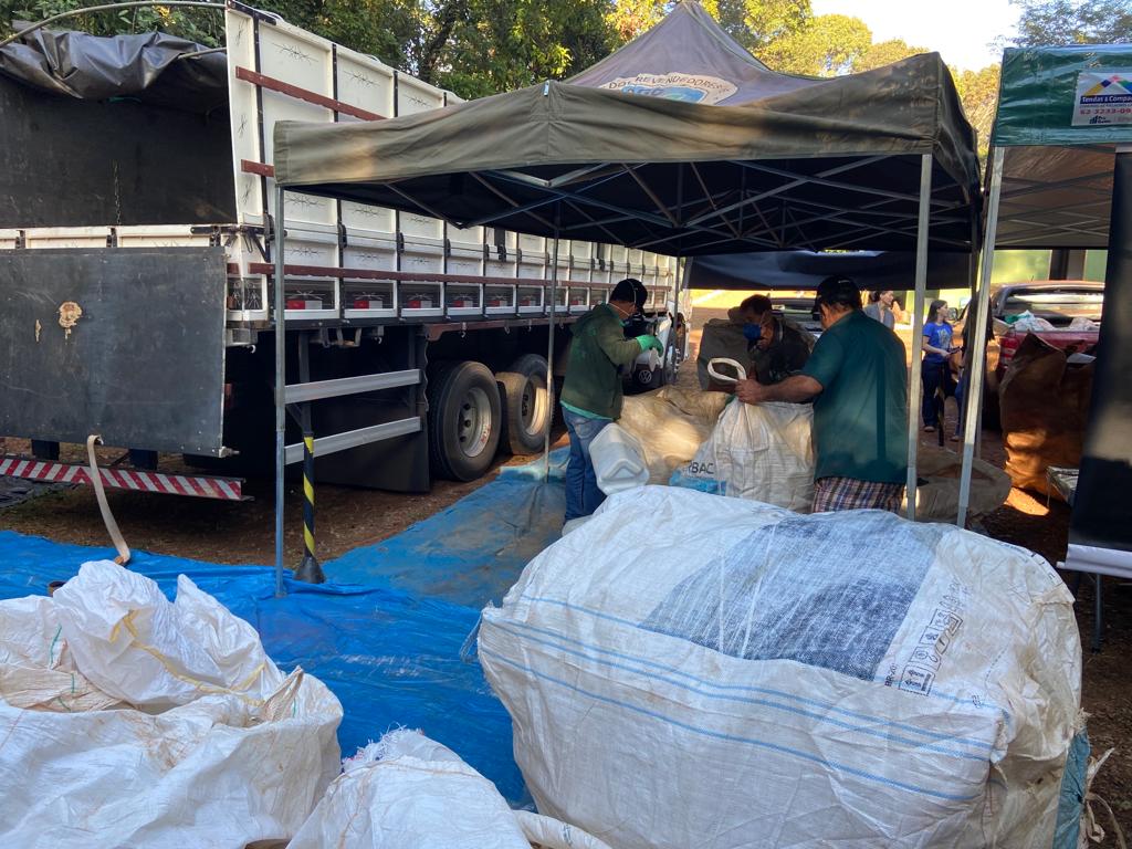 Agrodefesa e parceiros recolhem embalagens vazias de agrotóxicos em Itapuranga
