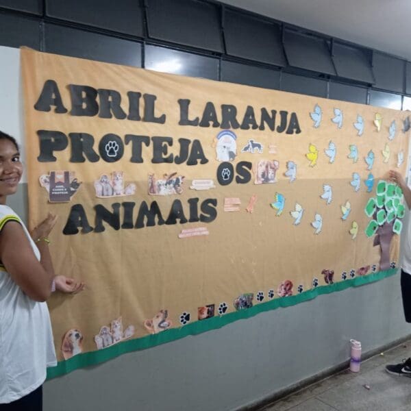Abril Laranja nas Escolas