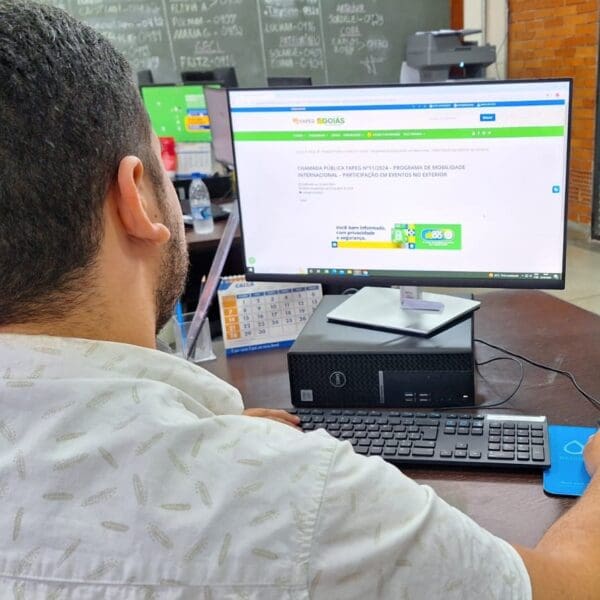 Edital da Fapeg na tela do computador